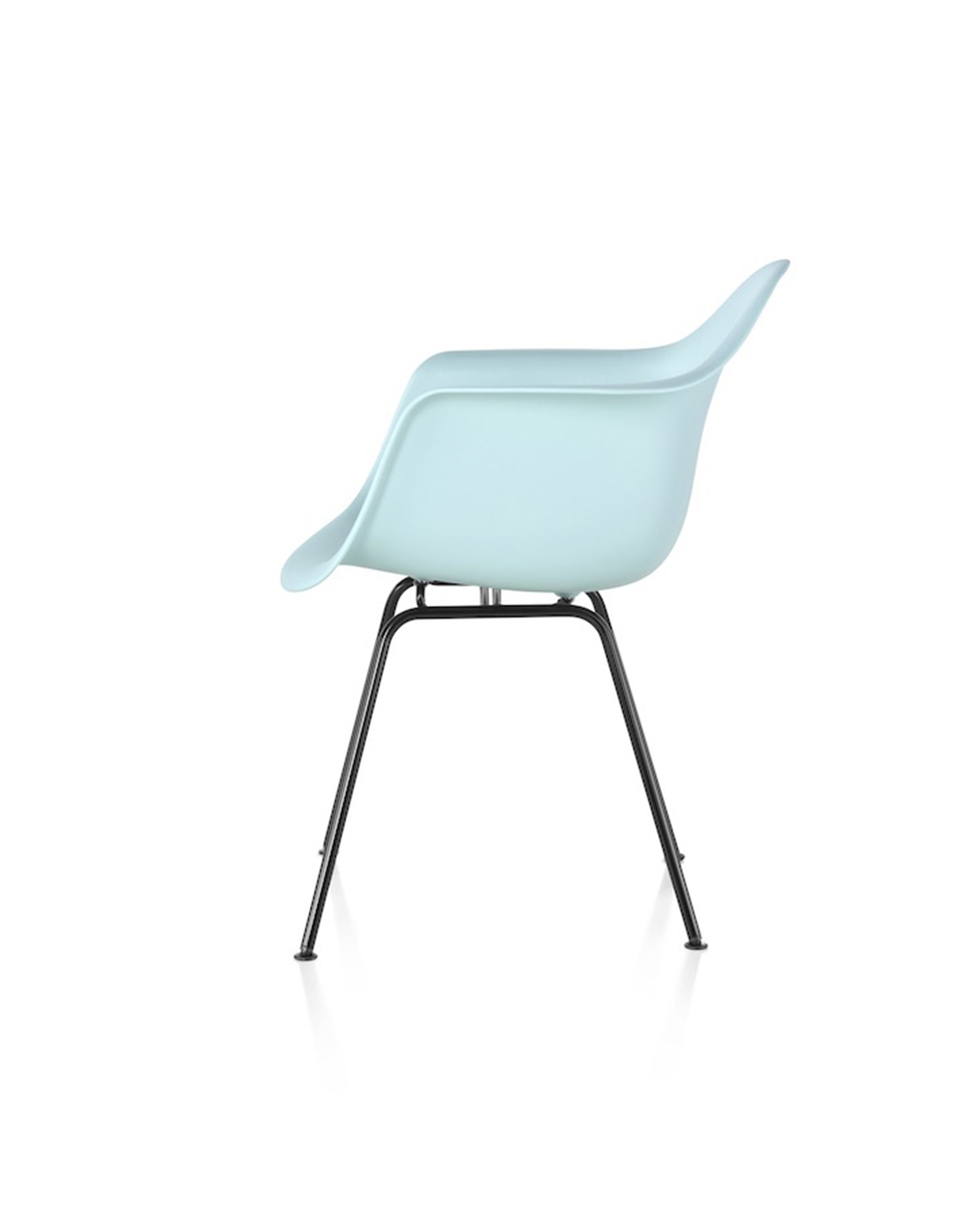 华体会体育官方在线官网 - 坐具|休闲椅|办公家具|华体会体育官方在线官网家具|伊姆斯®塑料扶手椅